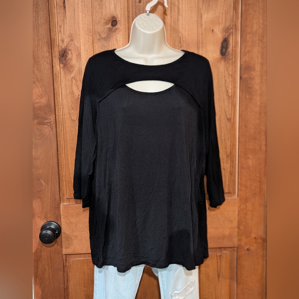 Kim & Camiβ Black Cut-Out Blouse